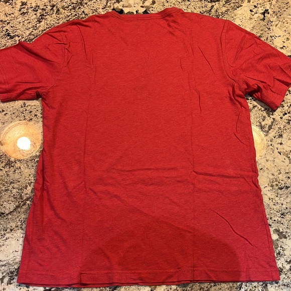 Travis Matthews shirt in a size medium - Picture 4 of 4